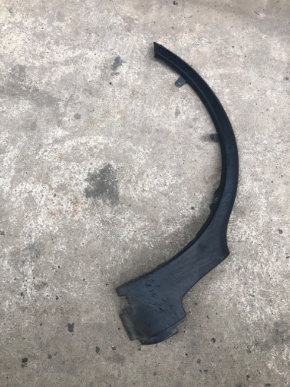 Bandou ornament aripa stanga fata Fiat Sedici Suzu