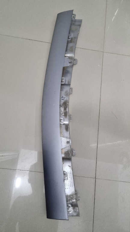 Bandou ornament inferior bara fata mercedes gle co