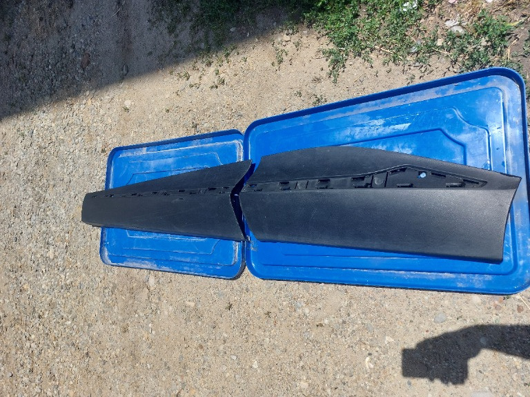 Bandou usa stanga fata spate Renault Cap