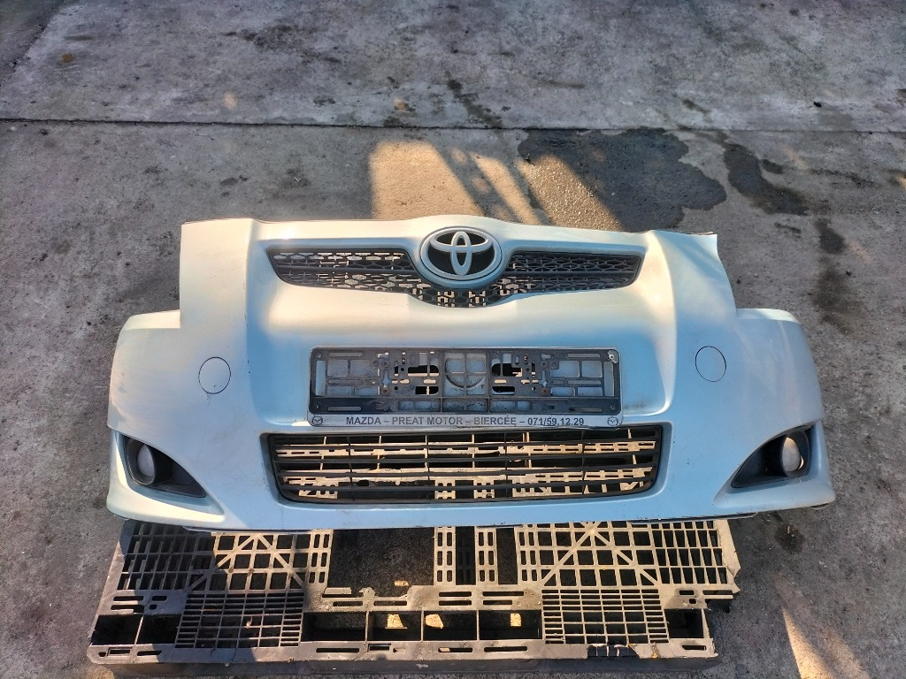Bară față completă cu proiectoare Toyota Auris, 2006, 2007, 2008, 2009, 2010, 2011, 2012, cod: 5215902680