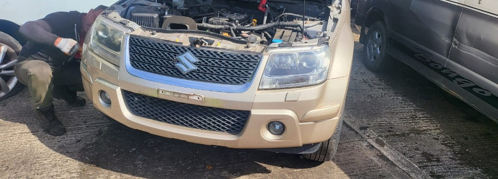 Bară față cu proiectoare și spălătoare far Suzuki Grand Vitara facelift 2011