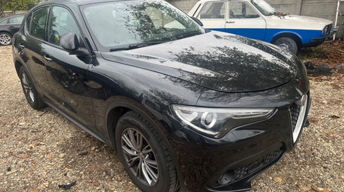 Bara fata Alfa Romeo Stelvio 2018 Sub 2.