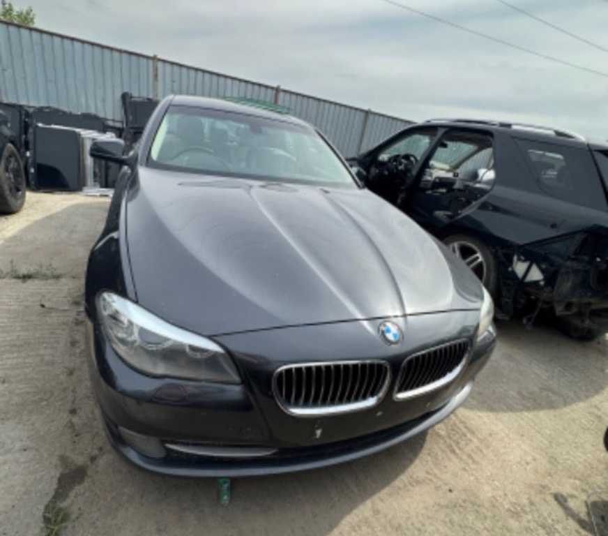 Bara fata BMW seria 5 model f10 completa in stare foarte buna