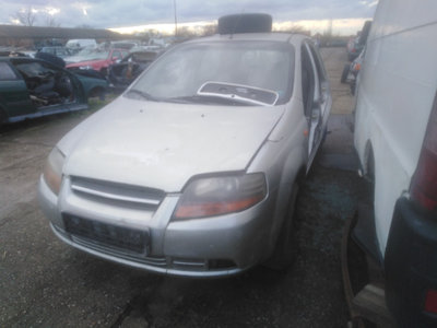 Bara fata Chevrolet Kalos 2003 Hatchback 1.2 benzi