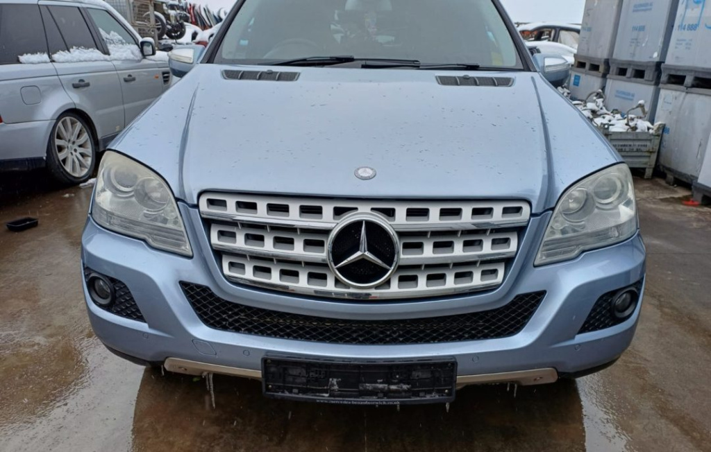 BARA FATA Completa CU PROIECTOARE SI SENZORI DE PARCARE MERCEDES ML W164 FACELIFT 2008-2011