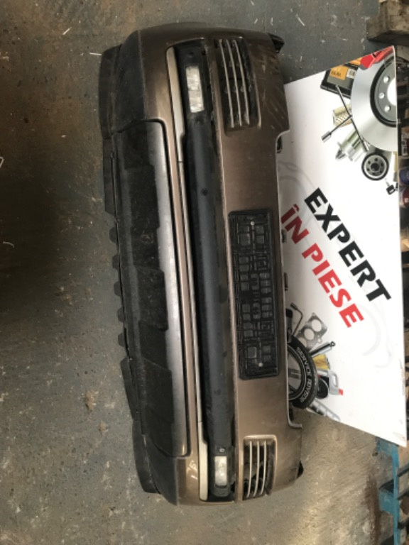 Bara fata completa range rover vogue model 2015 cu camere 360 stare foarte buna