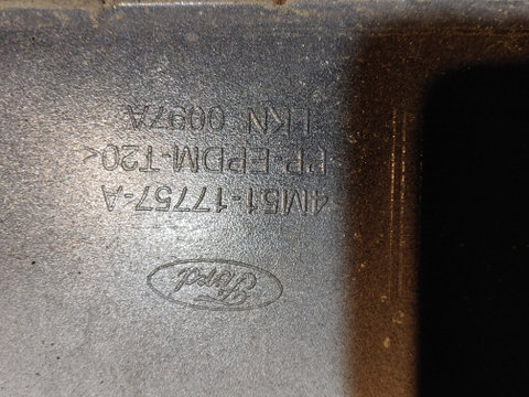 Bara fata cu grile 4M51-17757-A Ford Focus 2 combi 2004-2008