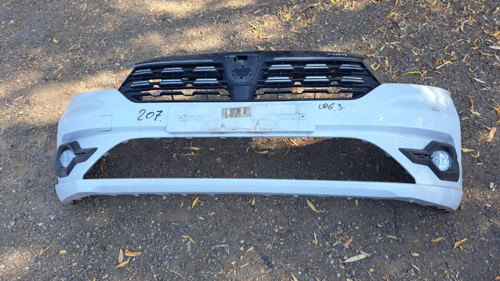 Bara fata cu grile si proiectoare Dacia Logan 3 cod 620223104R