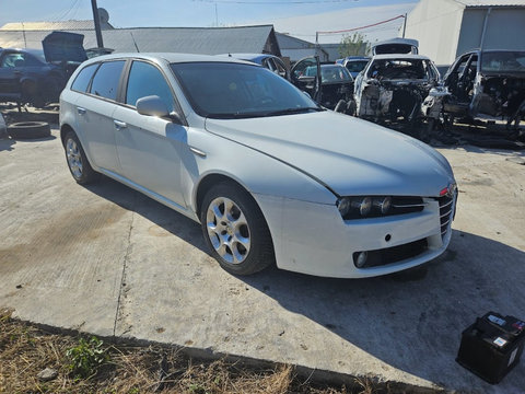 Bara fata cu mic defect Alfa Romeo 159 din 2007