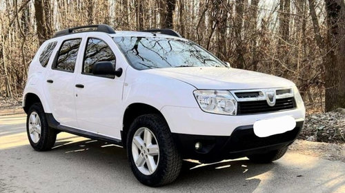 Bara fata Dacia Duster 2013 family suv 1