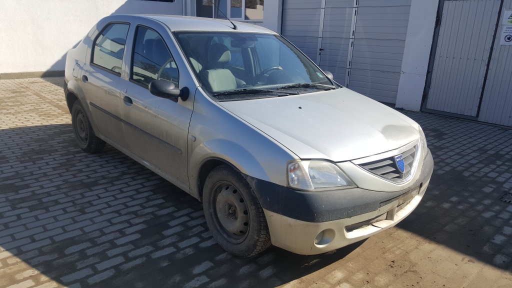Bara fata Dacia Logan 2006 berlina 1.6 + 1.4