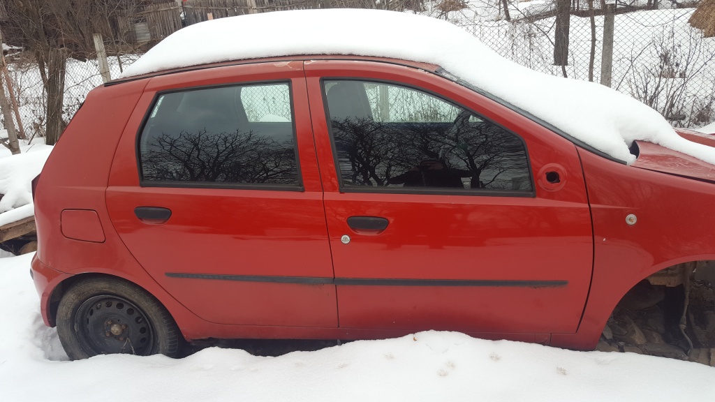 Bara fata Fiat Punto 2002 hatchback 1200