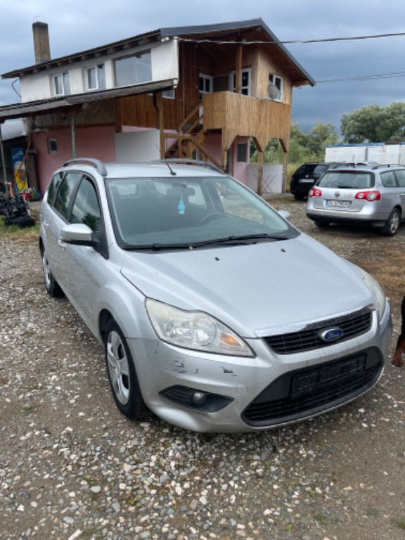 Bara fata Ford Focus 2 2010 Combi 1.6 tdci