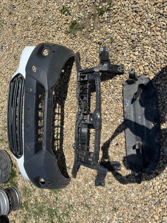 Bara fata + grila / scut deflector / trager Ford Transit Mk8 2014/2015/2016/2017/2018/2019