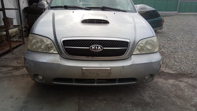 Bara fata Kia Carnival 2005