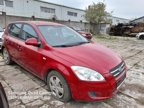 Bara fata Kia Ceed 2009 Hatchback 1.4