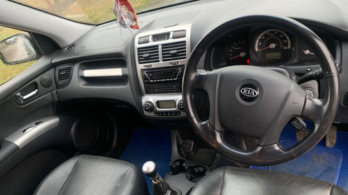 Bara fata Kia Sportage 2007 4x4 2.0 dies