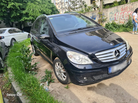 Bara fata mercedes B class w245