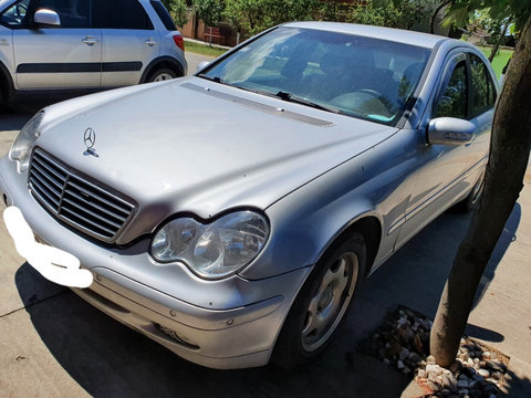 Bara fata Mercedes C-Class W203 an 2003