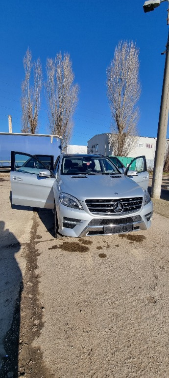 Bara fata Mercedes Clasa ML W166 AMG