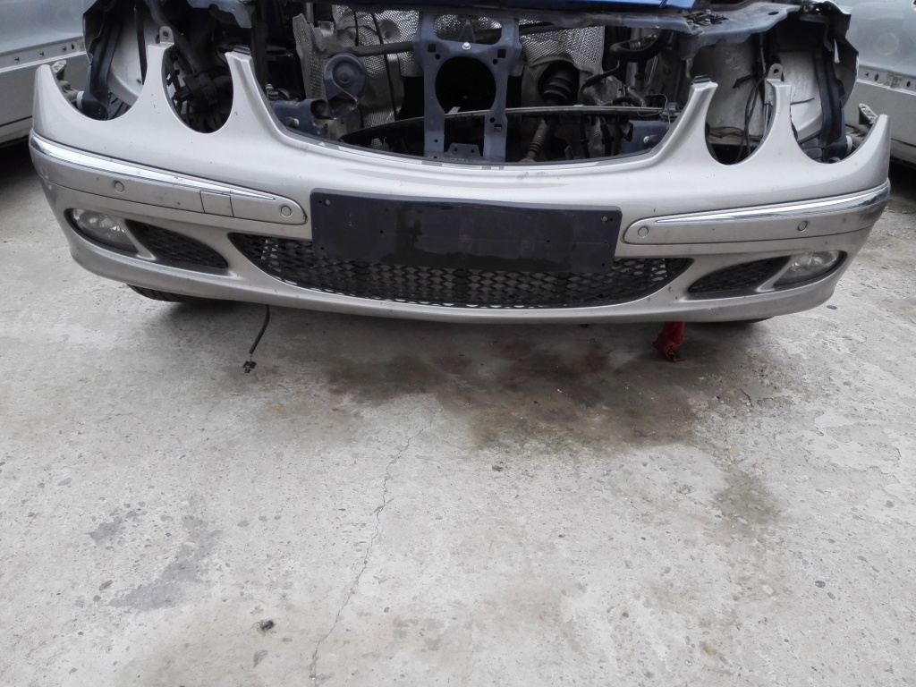 Bara Fata Mercedes E-Class W211