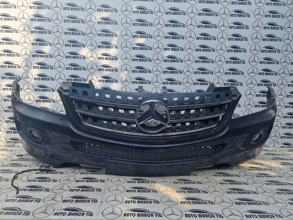 Bara fata Mercedes ML W164 (nu include grila)