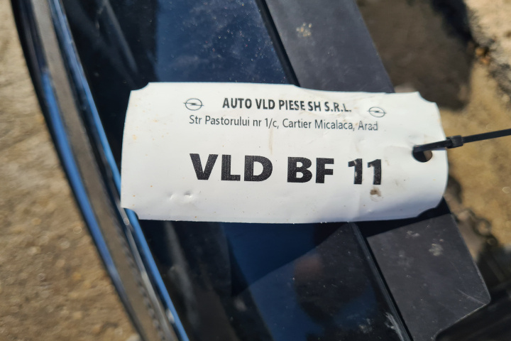 Bara fata neagra cu senzori parcare VLD 
