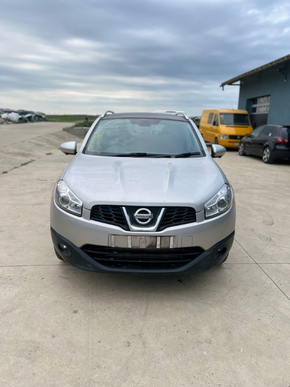 Bara fata Nissan Qashqai J10 2012