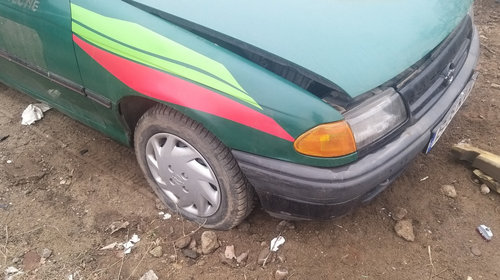 Bara fata Opel Astra F 1994