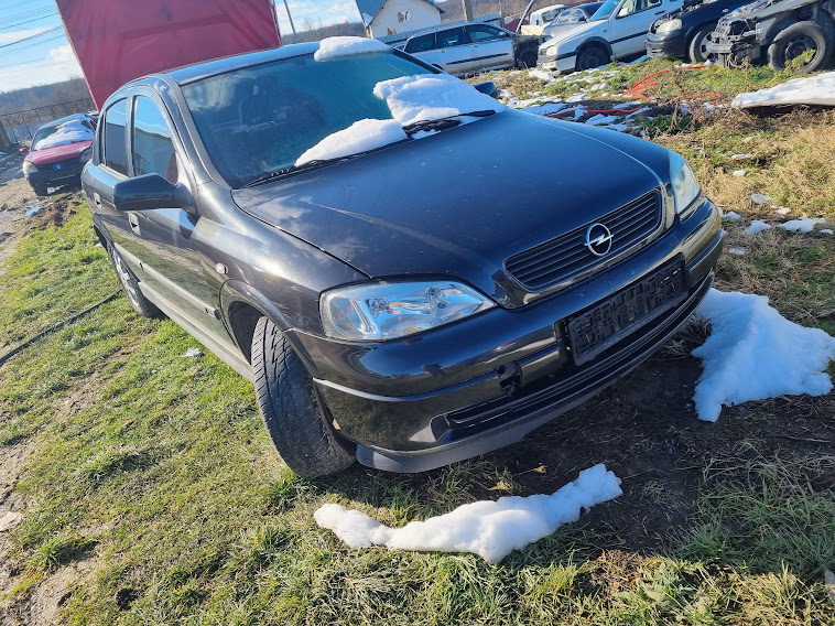 Bara fata Opel Astra G din 2004