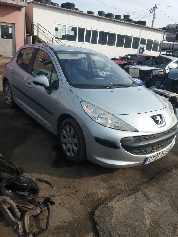 Bara fata Peugeot 207 2007 Hatchback 1.4 hdi