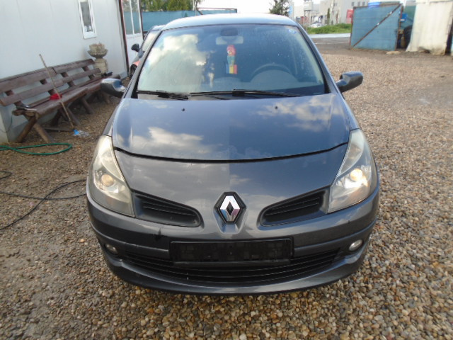 Bara fata Renault Clio 2006 Hatchback 1.5