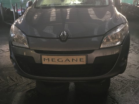 Bara fata Renault Megane 2010 Hatchback 1.9