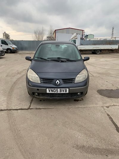 Bara fata Renault Scenic 2005 Berlina 1.5