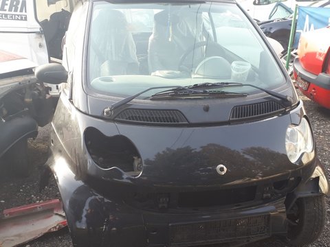 Bara fata smart fortwo 2006 stare buna