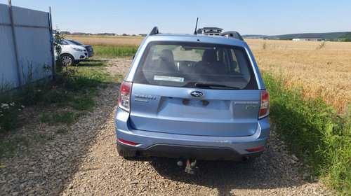 Bara fata Subaru Forester 2012 SUV 2.0