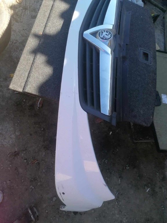 Bara fata superioara cu grila opel vivaro 2006-2014