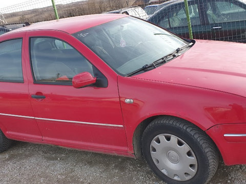 Bara fata Volkswagen Bora 2003 Berlină 1.4 Benzină