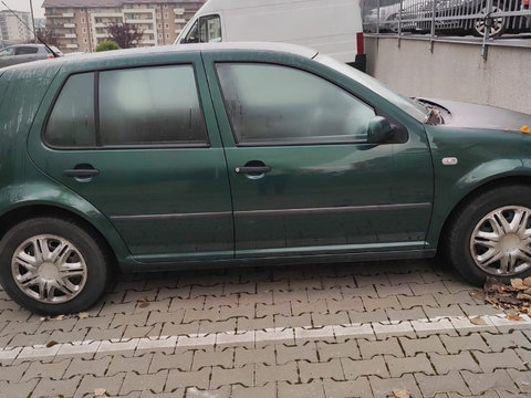 Bara fata Volkswagen Golf 4 2001 1.4 Benzina Cod motor AXP 75CP/55KW