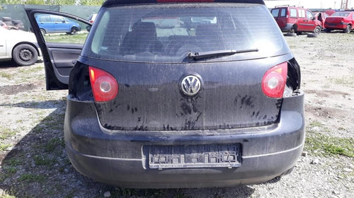 Bara fata Volkswagen Golf 5 2006 HATCHBA