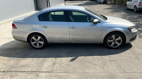 Bara fata Volkswagen Passat B7 2012 Seda