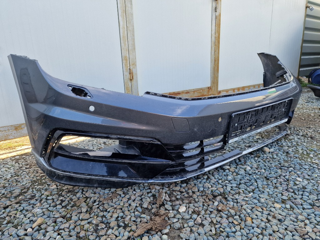 Bara fata Volkswagen Passat B8 R-line model cu stropitori senzori parcare compatibil VW Passat sedan break
