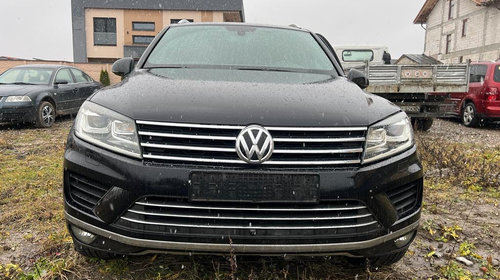 Bara fata Volkswagen Touareg 7P 2015 Suv