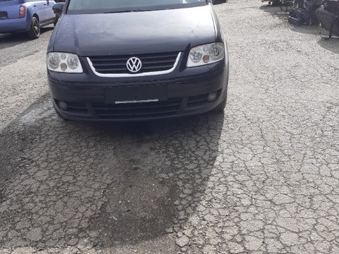 Bara fata Volkswagen Touran 2004 VAN 2.0