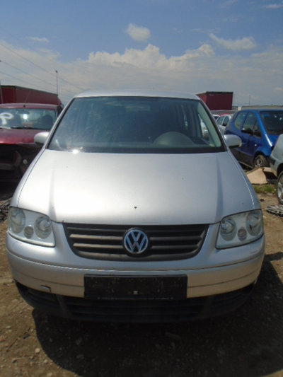 Bara fata Volkswagen Touran 2005 Hatchback 1.9