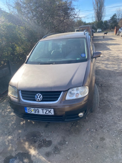 Bara fata Volkswagen Touran 2005 Monovolum 1.9