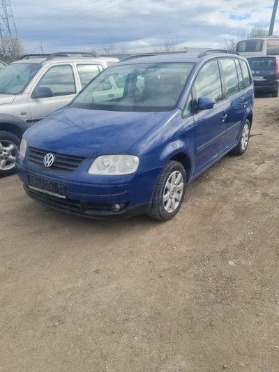 Bara fata Volkswagen Touran 2005 monovolum 1.9