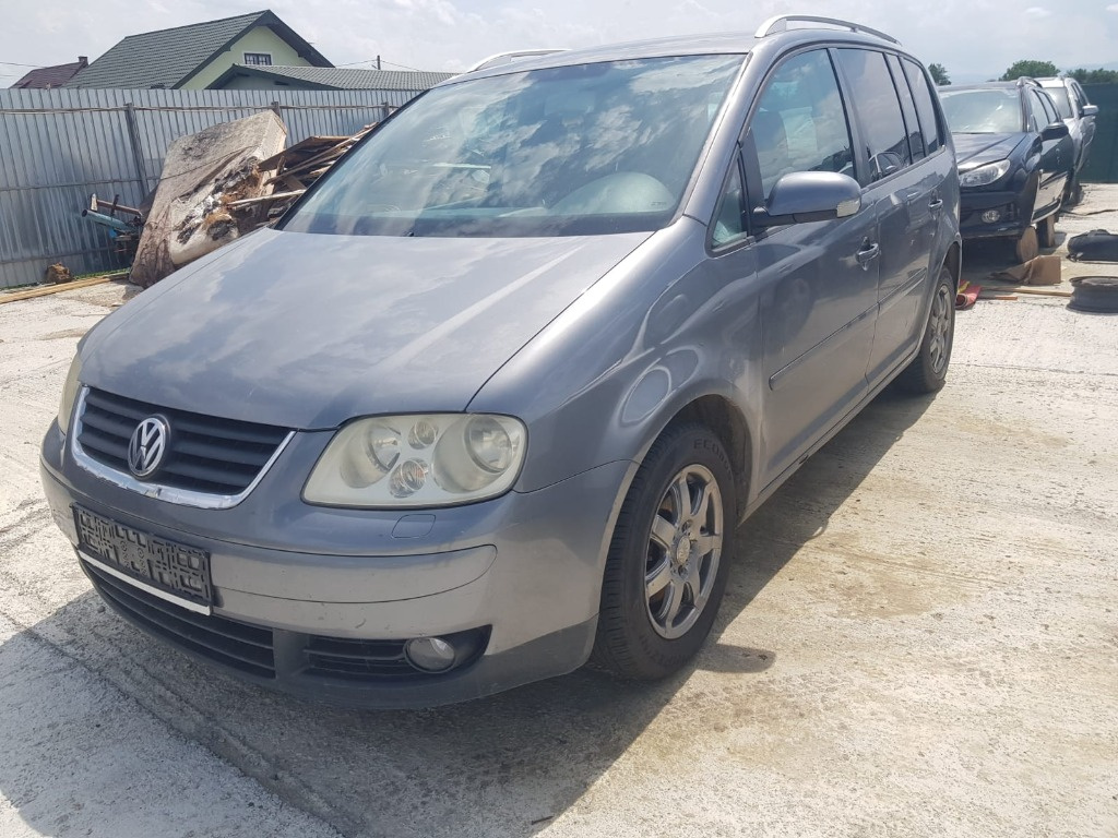 Bara fata Volkswagen Touran 2007 Monovolum 2.0TDI