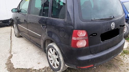 Bara fata Volkswagen Touran Sport an 200