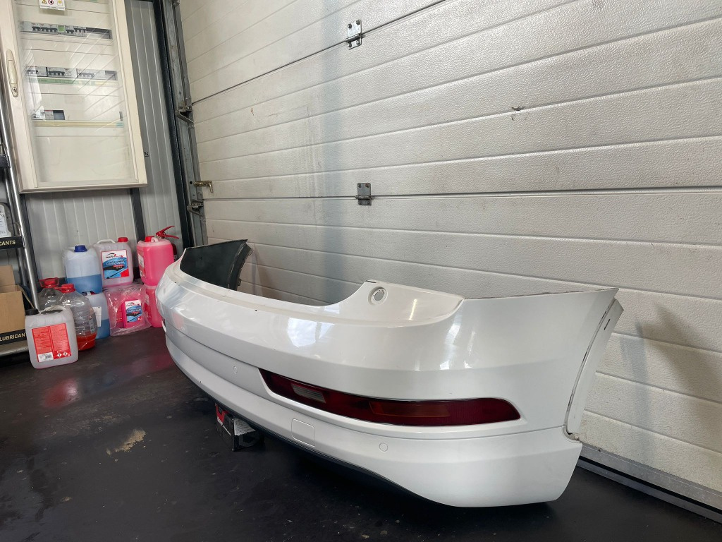 Bara Spate Audi Q3 8U